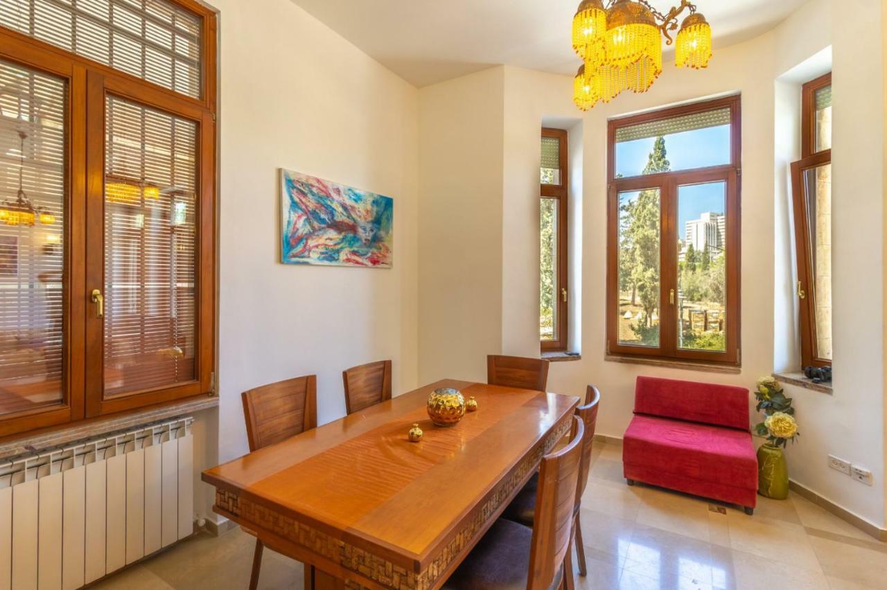 Art Apartment In Mamila 예루살렘 외부 사진