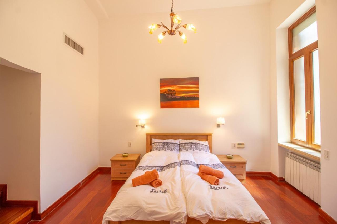 Art Apartment In Mamila 예루살렘 외부 사진